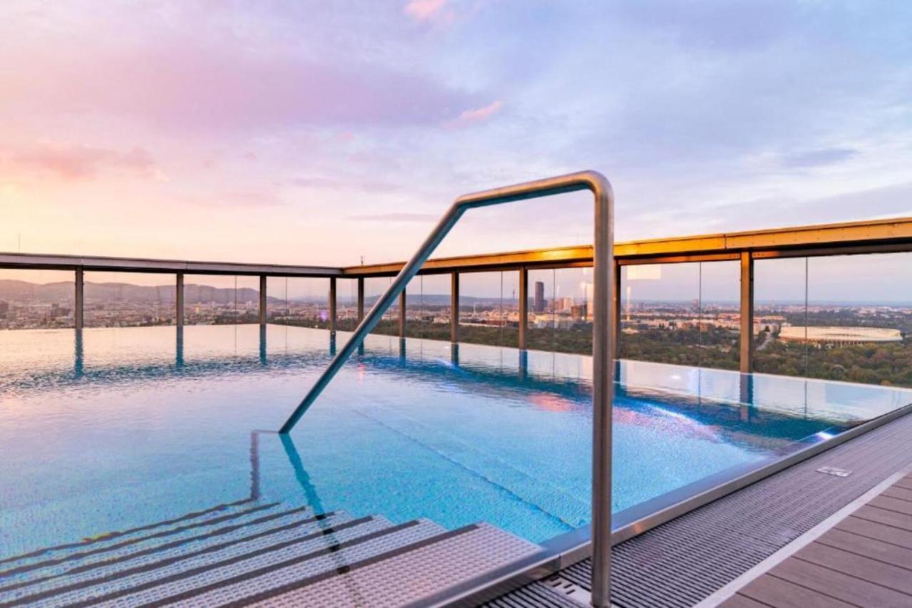 Mca Triiiple I Rooftop Pool I Free Parking I Netflix Вена Экстерьер фото
