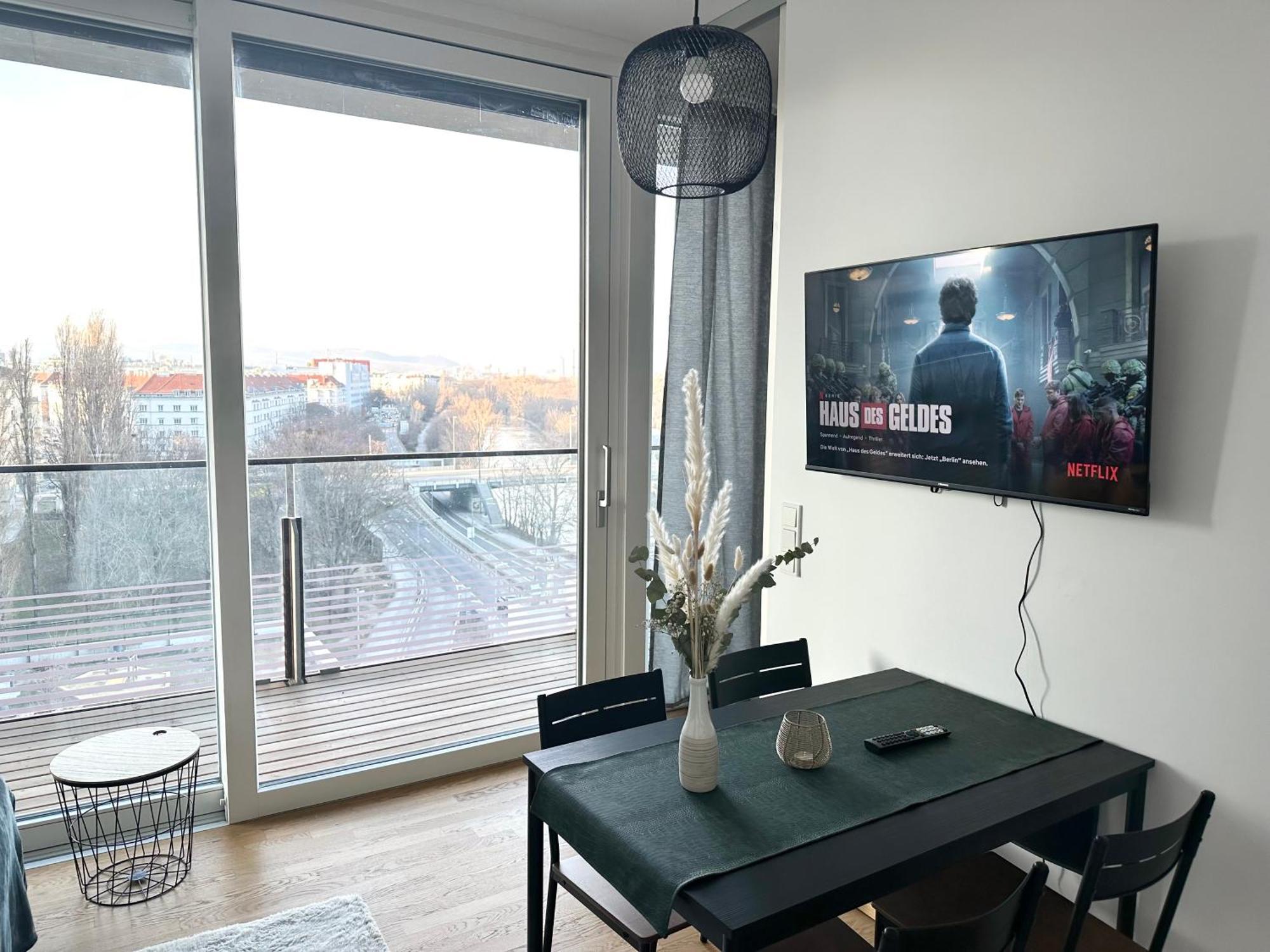Mca Triiiple I Rooftop Pool I Free Parking I Netflix Вена Экстерьер фото